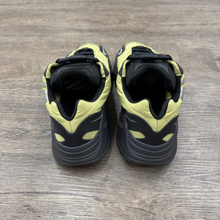 Yeezy 700 MNVN Preowned