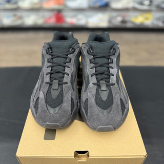 Yeezy Boost 700 V2 Vanta Size 11 USED