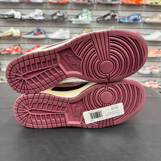 Nike Dunk Low Valentines