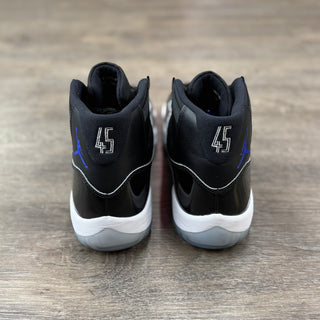 Jordan 11 Space Jam Preowned