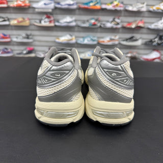 Asics Gel 1130 Cream Silver Preowned Size 9W