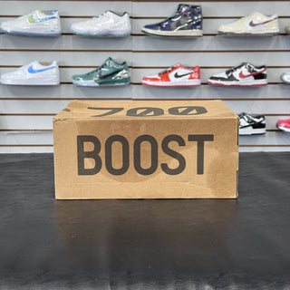 Yeezy 700 MNVN