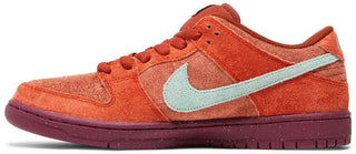 Nike SB Dunk Low "Mystic Red" NEW